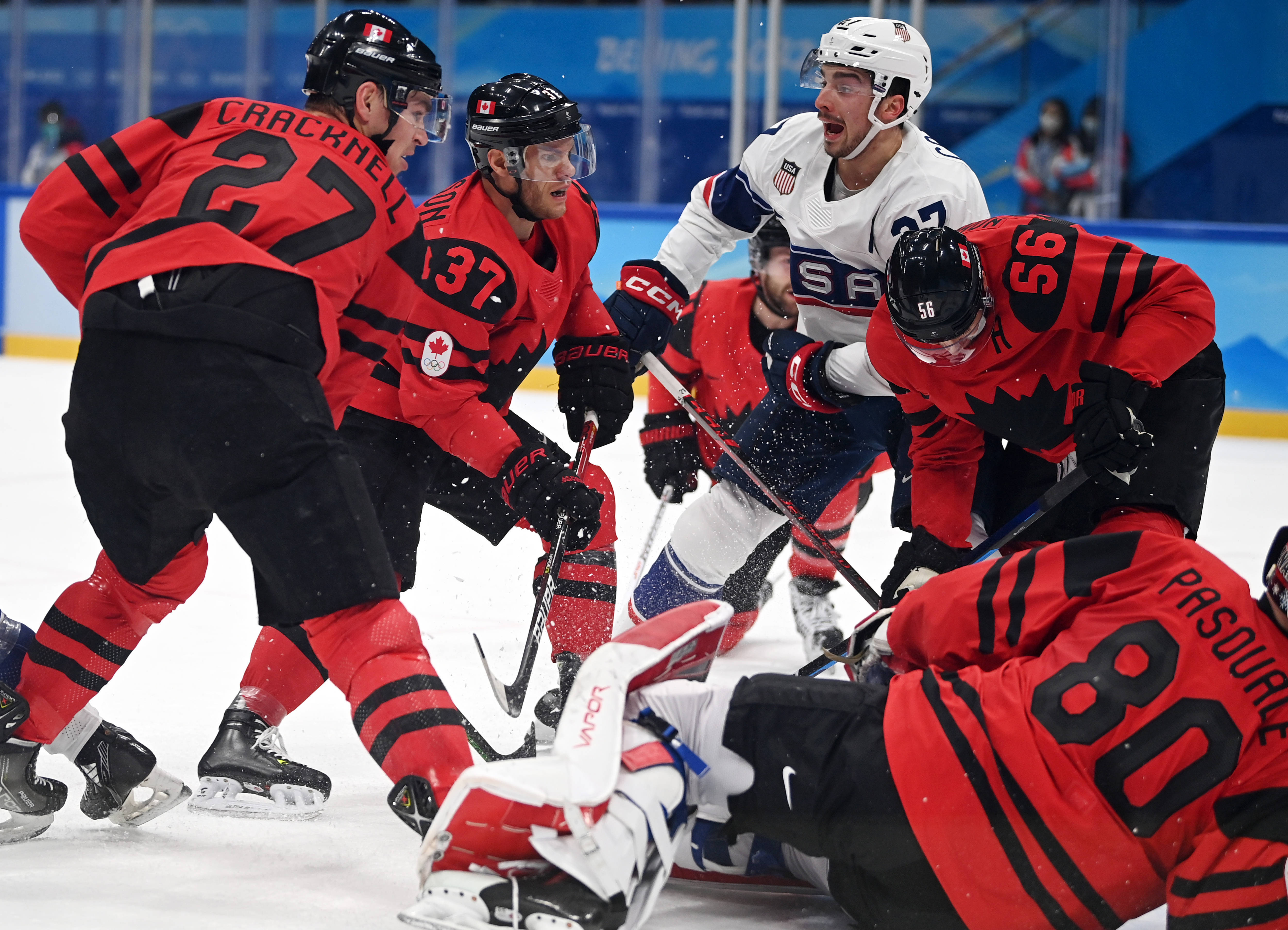 包含冷门频出！冰球战况跌宕起伏的词条