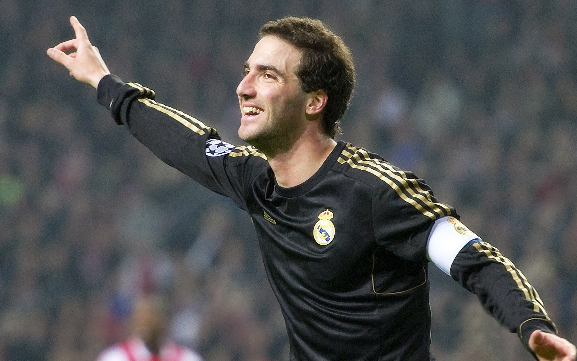 门神一脚封喉！年度焦点之夜的悬念，被他提前没收了