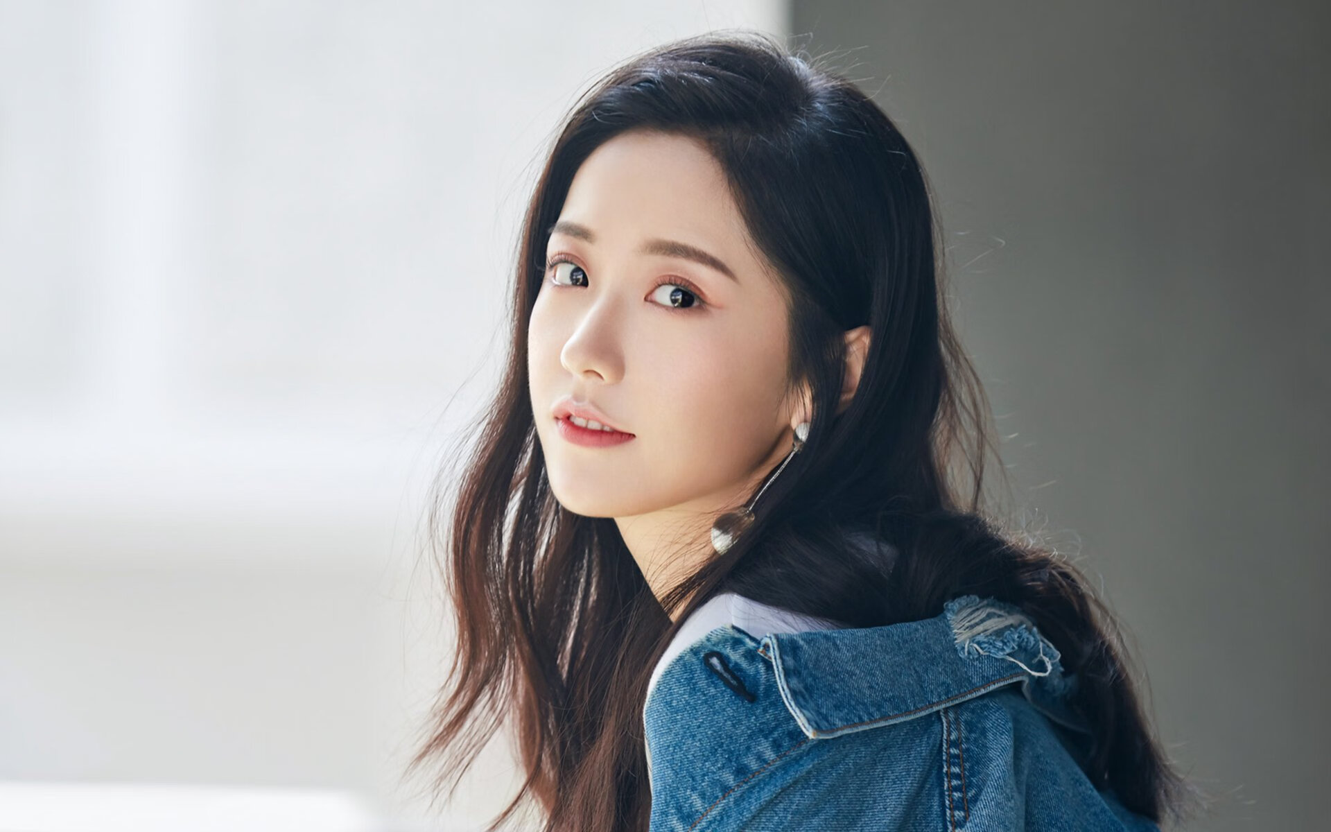 钢铁与鸢尾，哈弗茨一击定乾坤，佛罗伦萨战术强压波兰