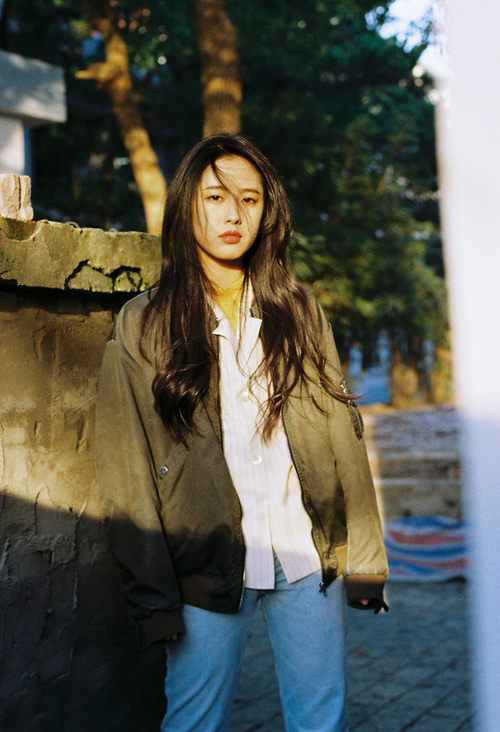 巴林之夜的双重奏，当F1轮胎烟尘遇见卡塞米罗的防守艺术