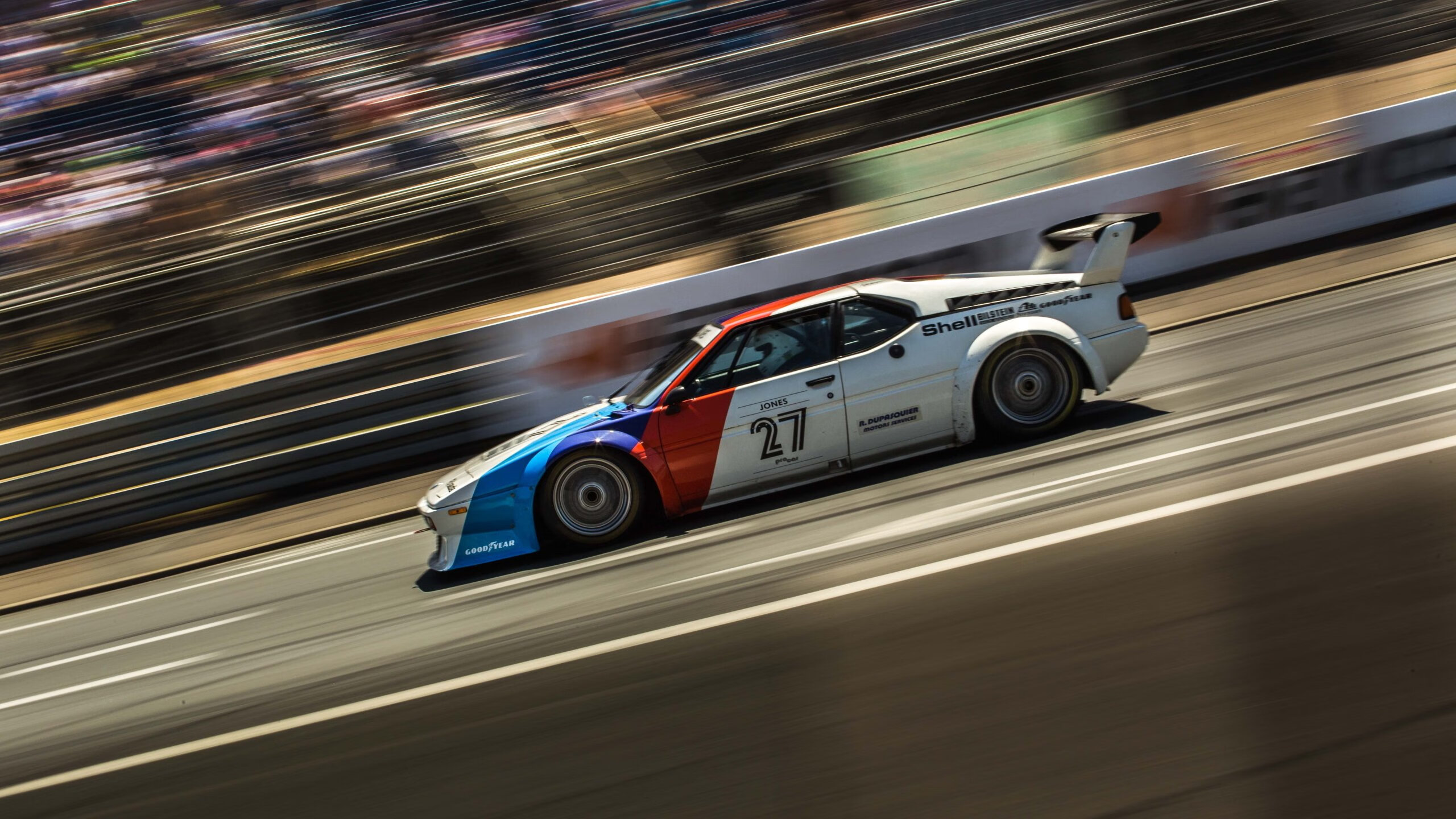 泥泞与殿堂的双重奏，乌克兰的坚忍与弗拉霍维奇的闪耀