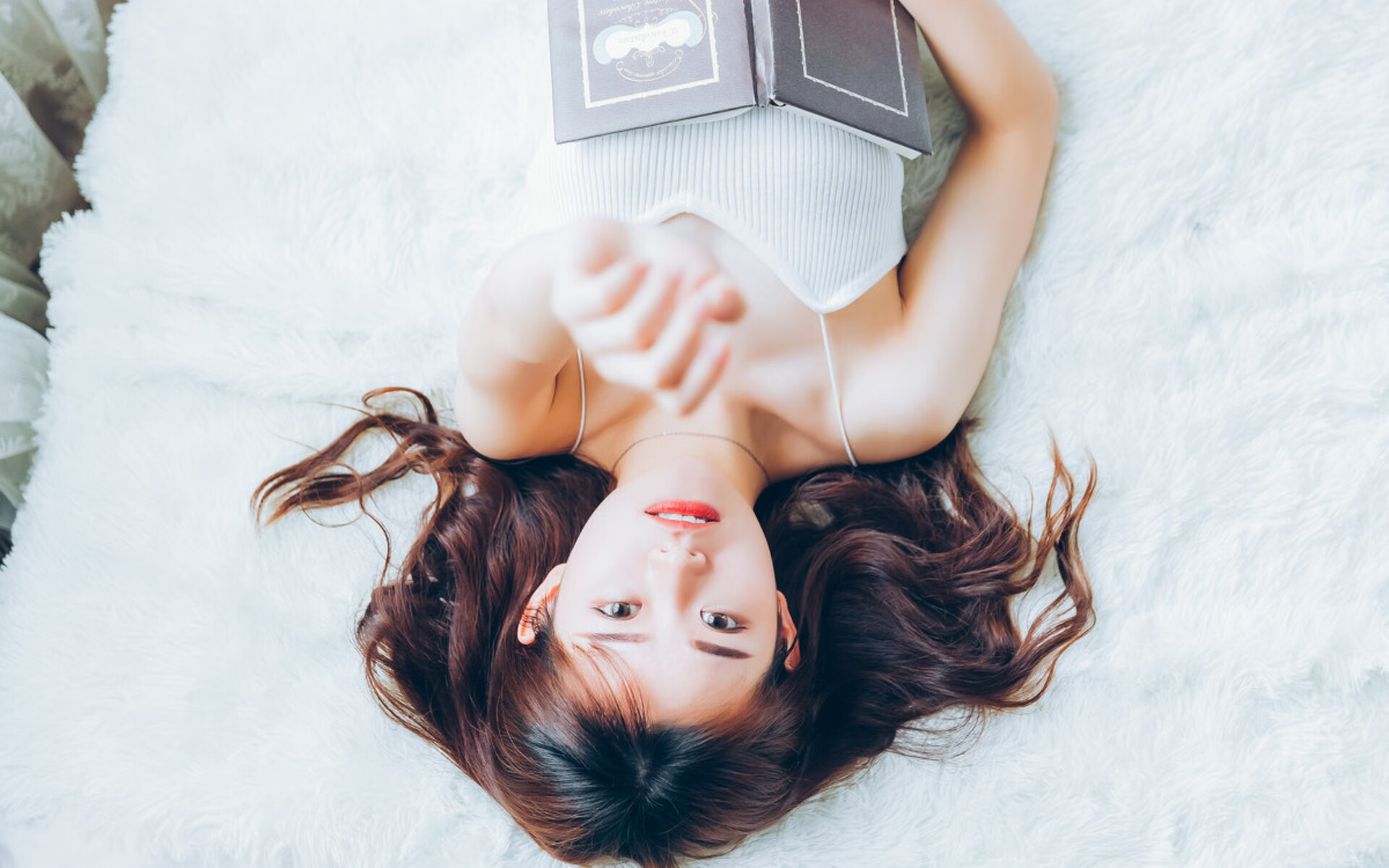 雷电与闪电，当雷霆席卷布鲁克林，拉文点亮世界排名之战