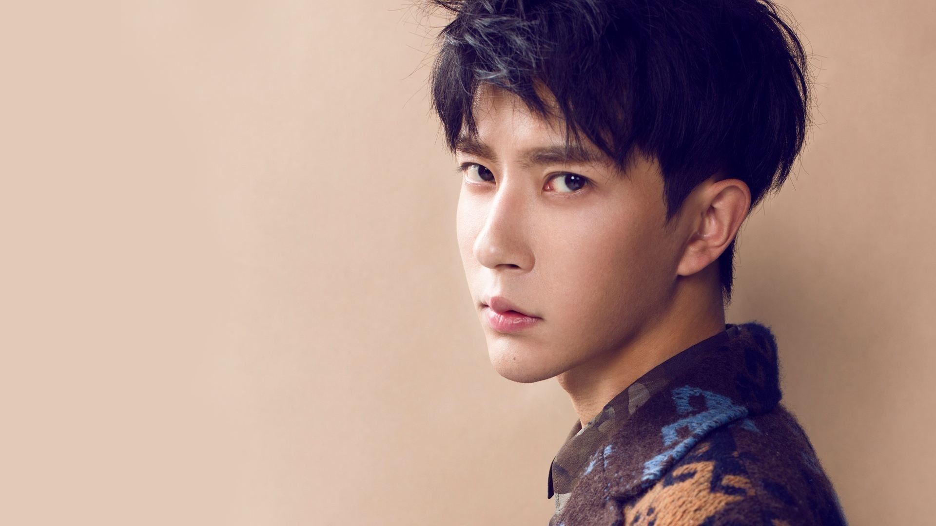 唯一之战，伊朗逆袭巴萨，贝林厄姆压力下绽放光芒